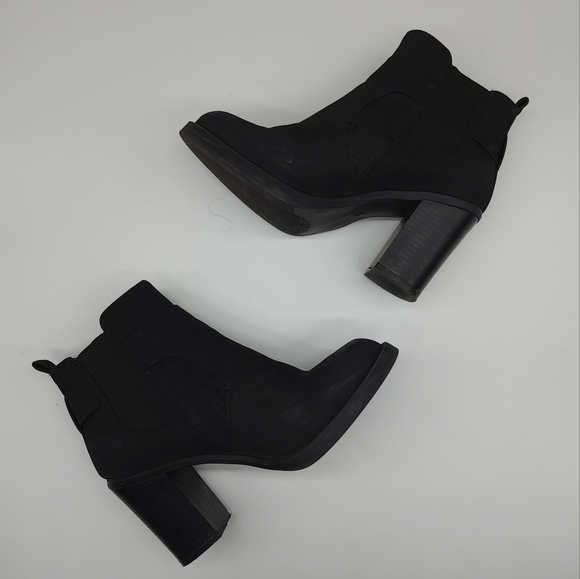 Aus 9 Therapy Black Faux Suede Snake Emboss Heeled Boot - Picture 9 of 16